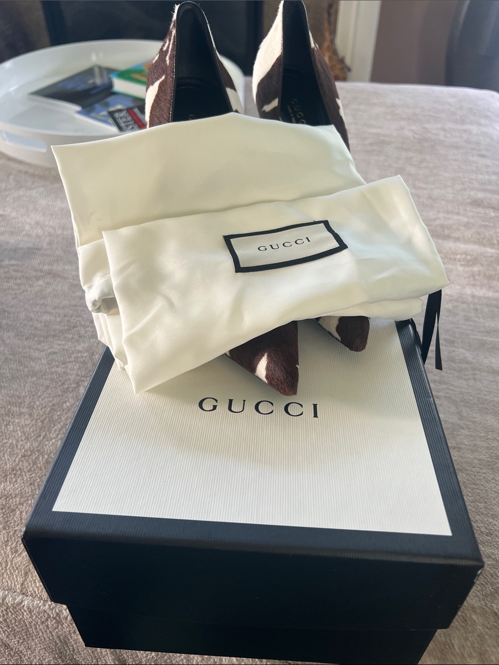 Gucci Brown and White Cowhide Stiletto Pumps with Gold Accent - Picture 11 of 11